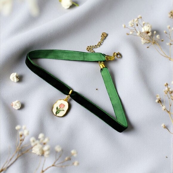 Green Velvet Choker Necklace with Pink Tulip Charm Cottagecore Floral Choker - Picture 3 of 6